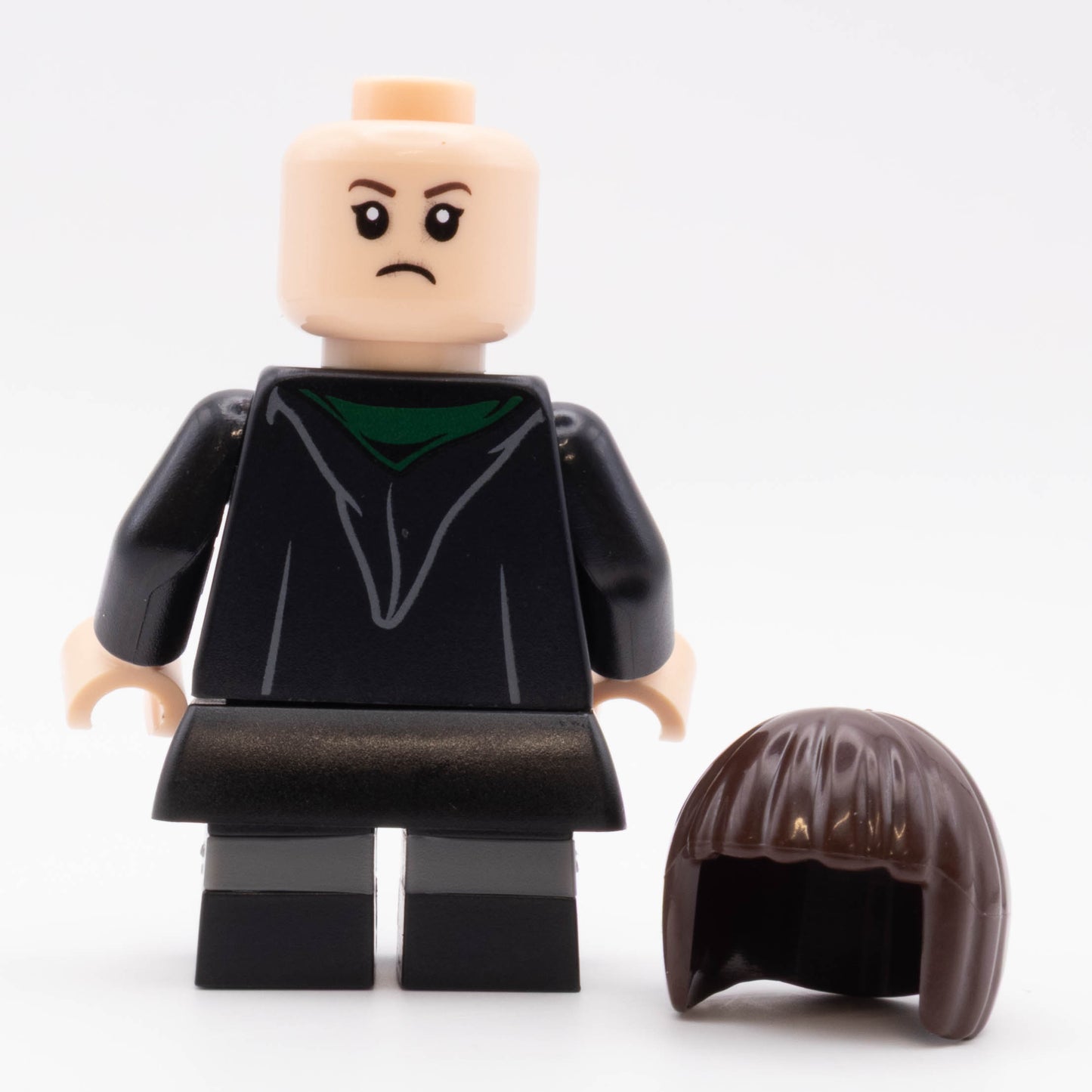 LEGO® Pansy Parkinson - Slytherin Robe Clasped Minifigure Harry Potter HP492