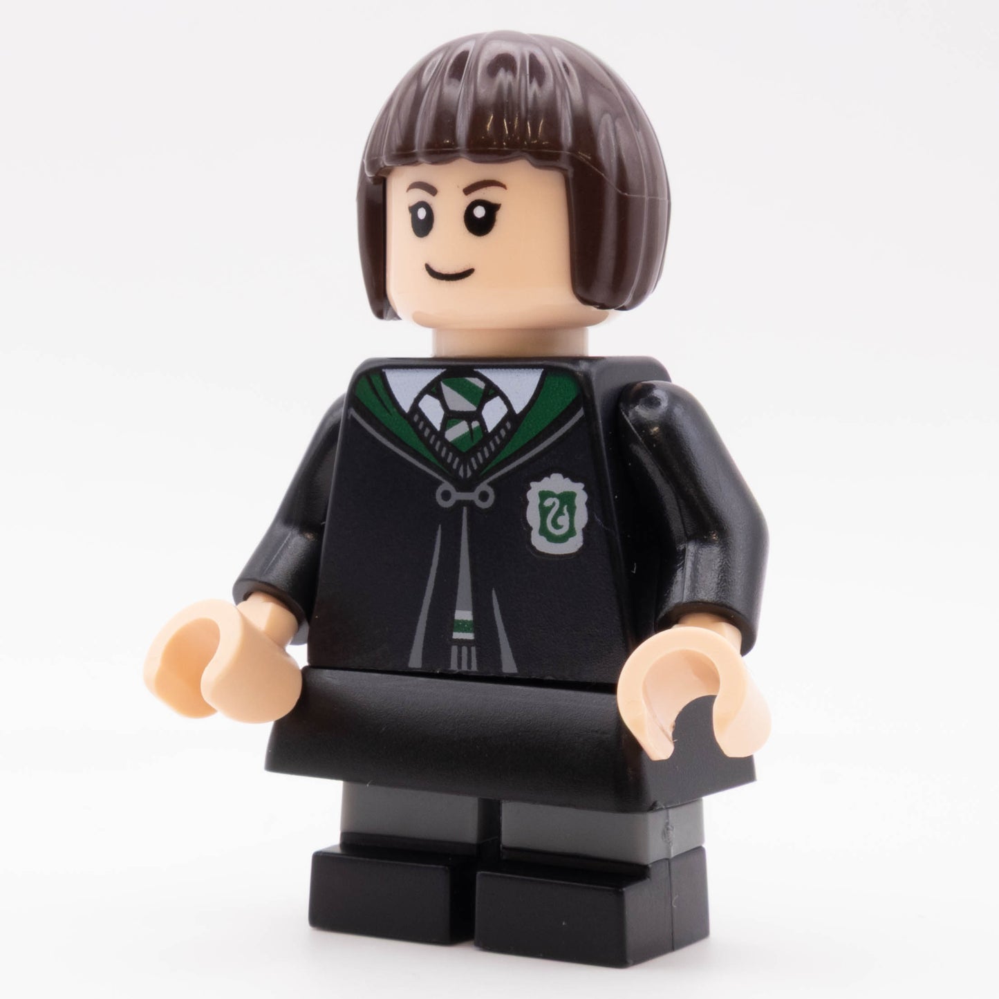 LEGO® Pansy Parkinson - Slytherin Robe Clasped Minifigure Harry Potter HP492