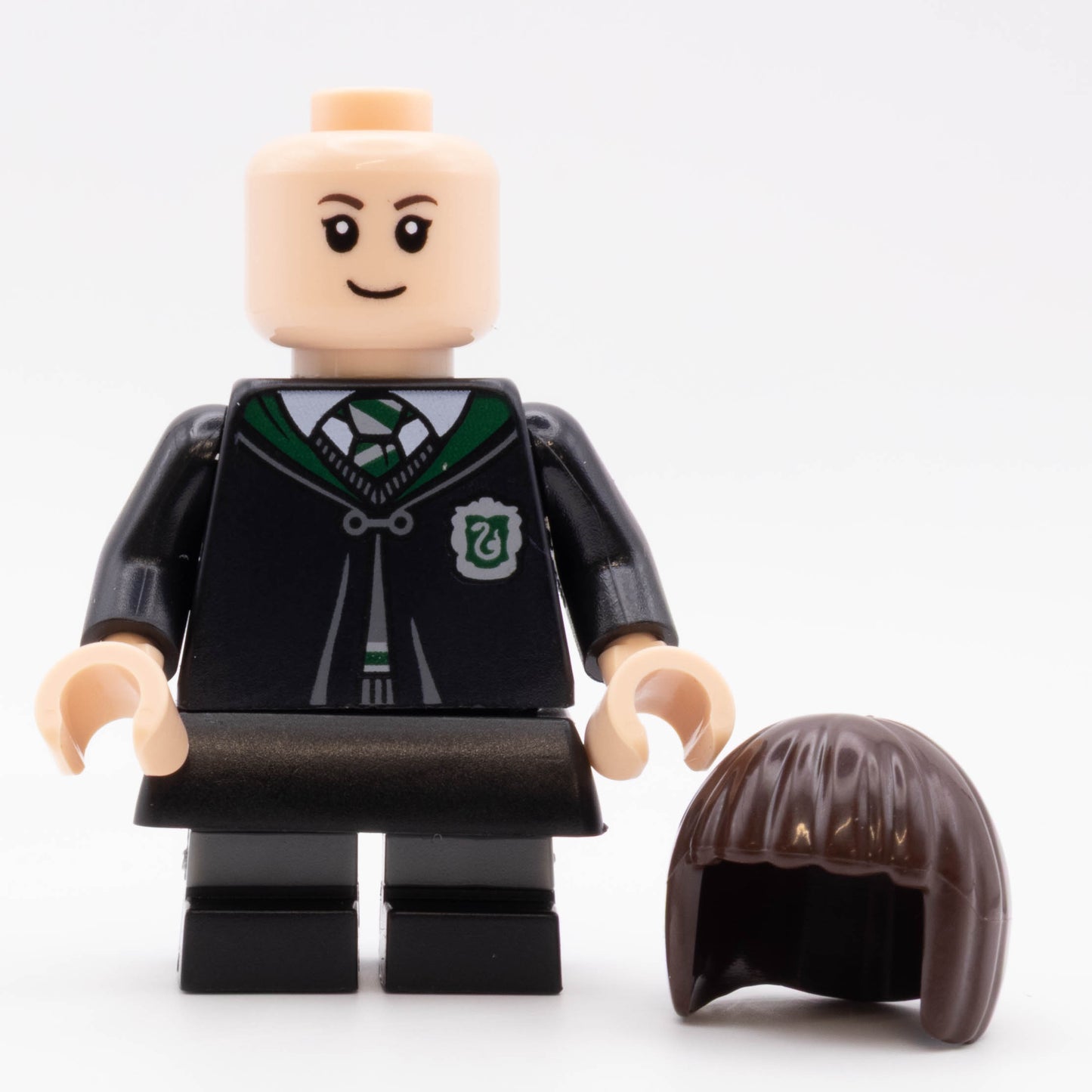 LEGO® Pansy Parkinson - Slytherin Robe Clasped Minifigure Harry Potter HP492
